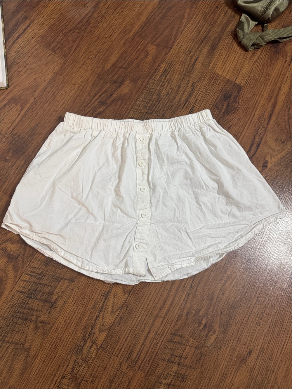 easel White Button-Front Mini Skirt 17.1T